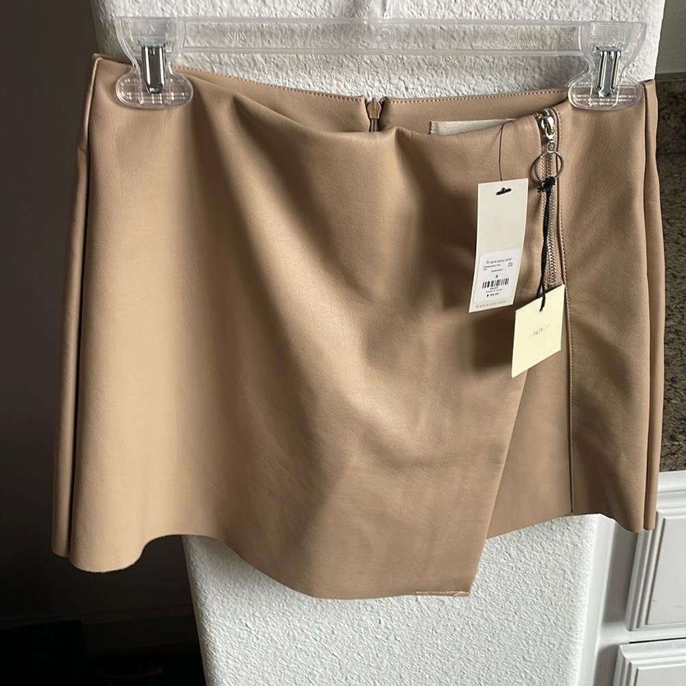 Tgla tan skort